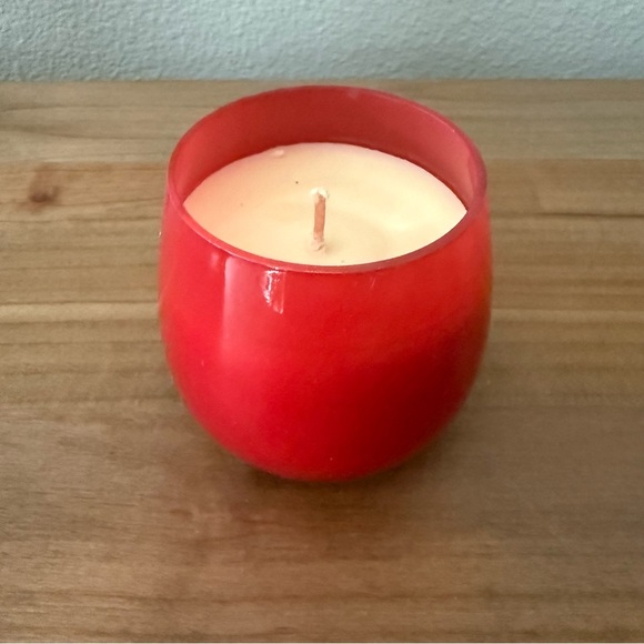 NWT red glass mushroom 🍄 Citronella + Tuberose Mist outdoor candle - Picture 2 of 5